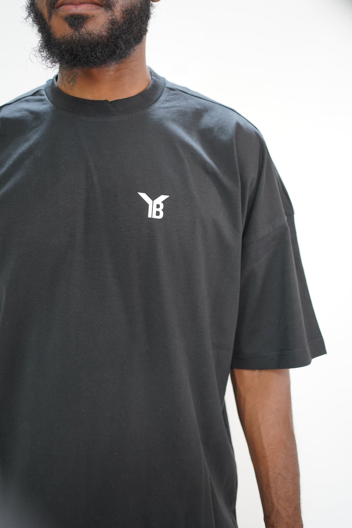 YB SIGNATURE OVERSIDED TEE