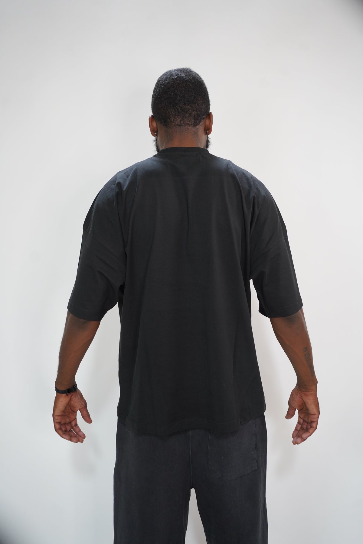 YB SIGNATURE OVERSIDED TEE