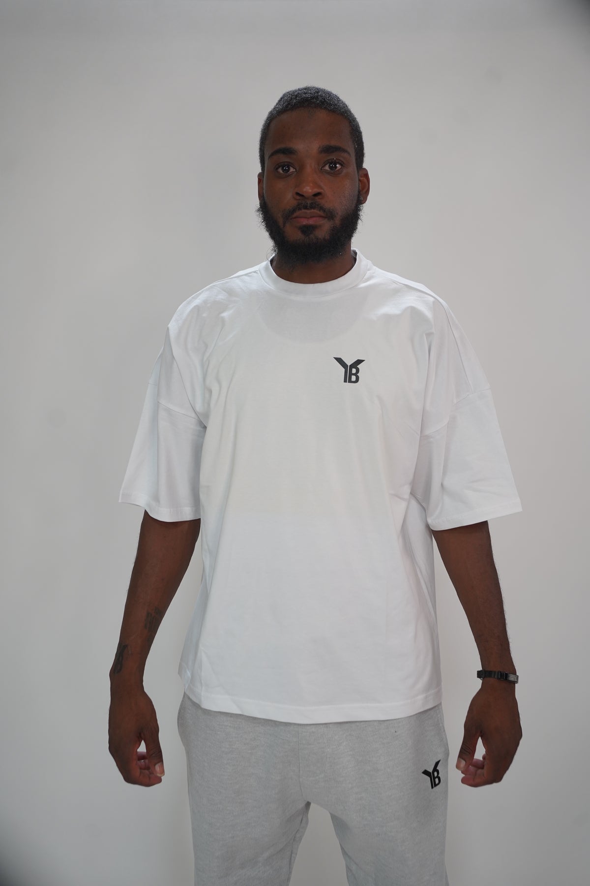 YB SIGNATURE OVERSIDED TEE