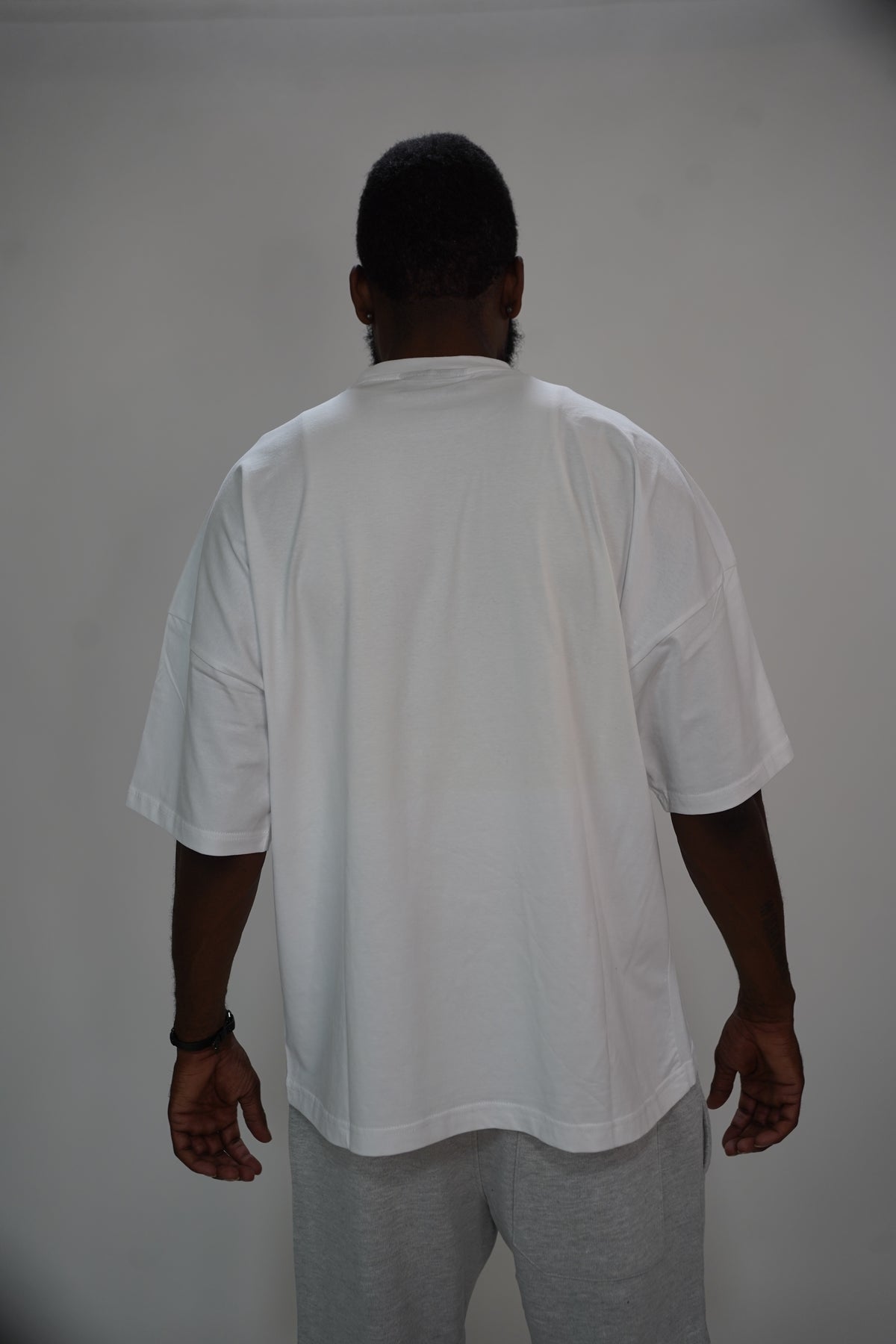 YB SIGNATURE OVERSIDED TEE